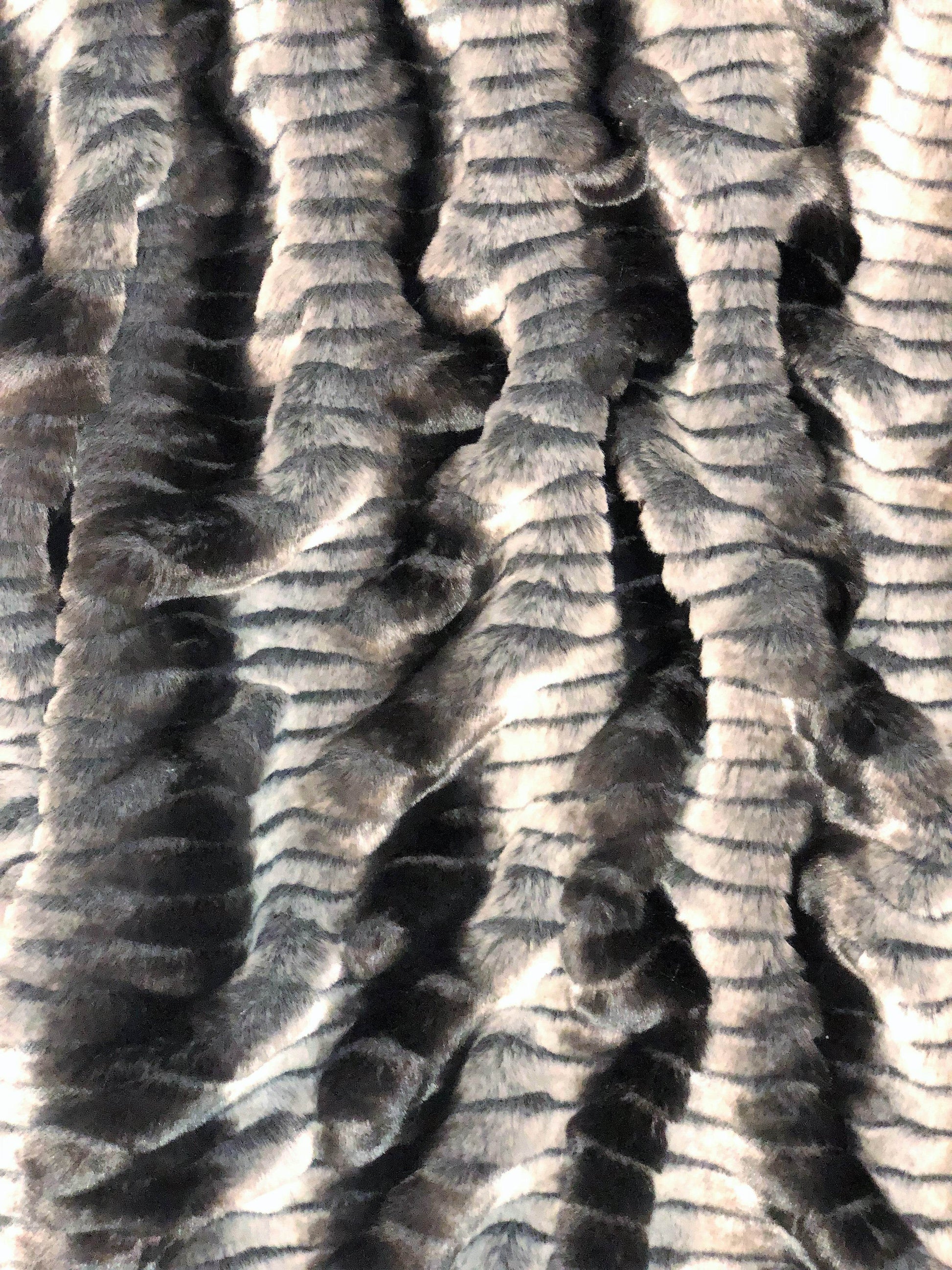 Tissavel Char-pei Gray and Black Chinchilla Faux Fur Luxury Throw - Plutus Brands