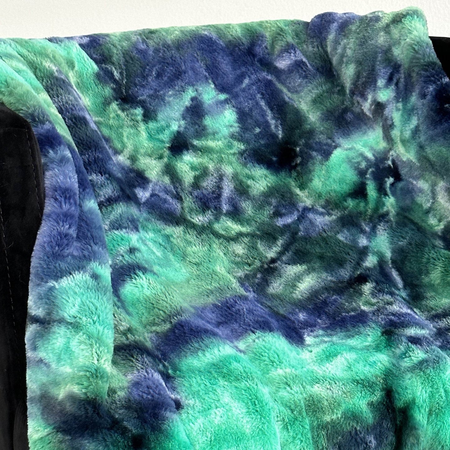 Plutus Green Blue Northern Lights Faux Fur Luxury Throw Blanket - Plutus Brands