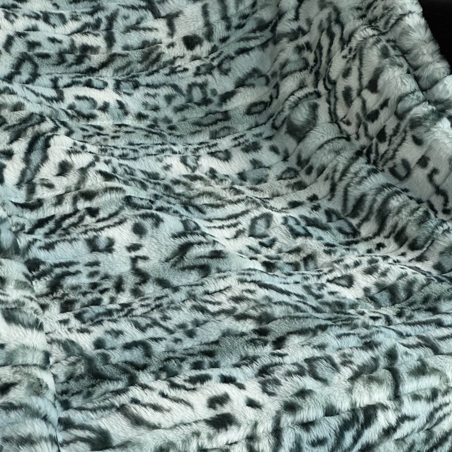 Plutus Green Luxe Lash Faux Fur Luxury Throw Blanket - Plutus Brands