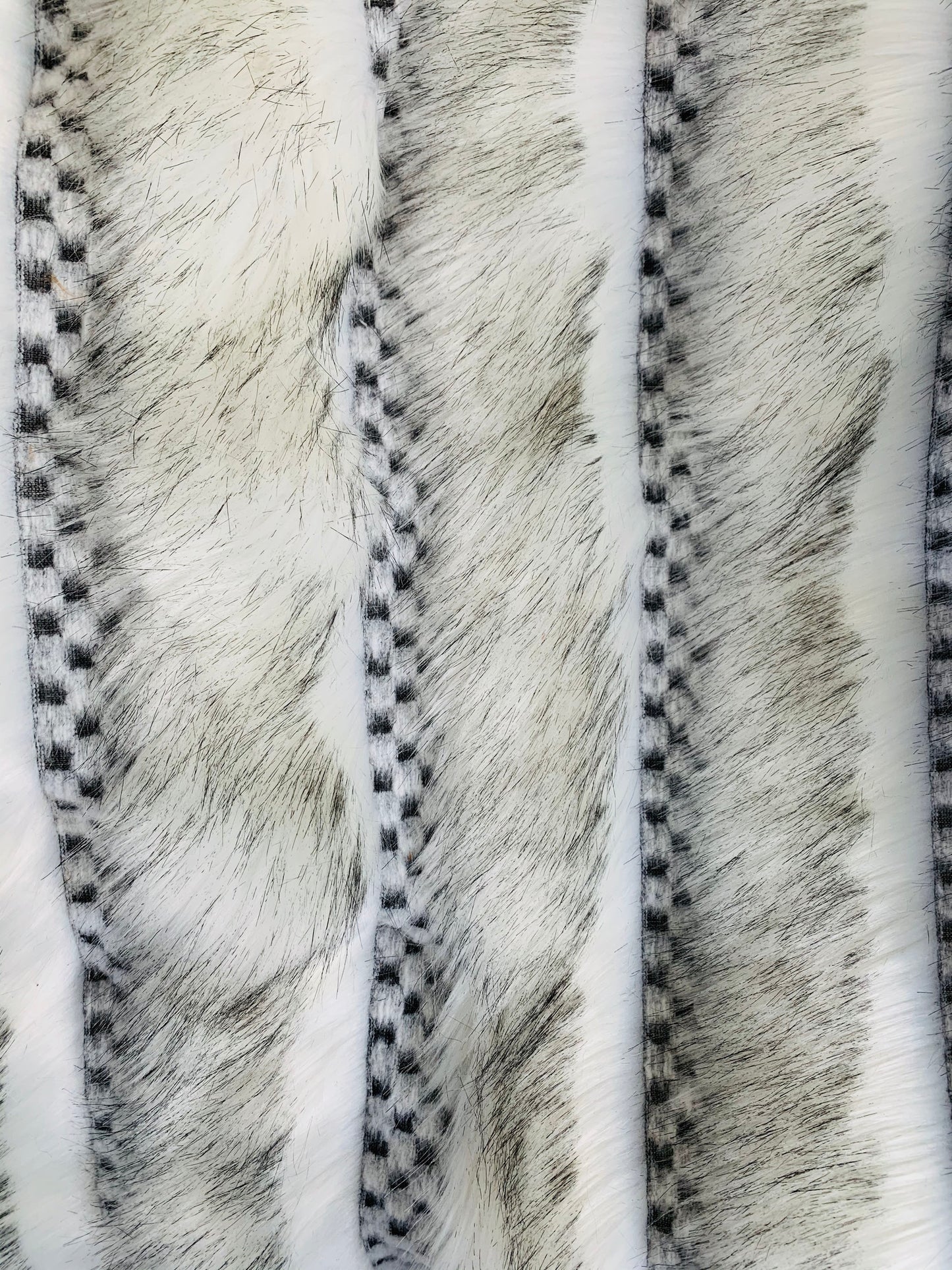 Plutus Off White  Two Tone Feather Faux Fur Luxury Throw Blanket