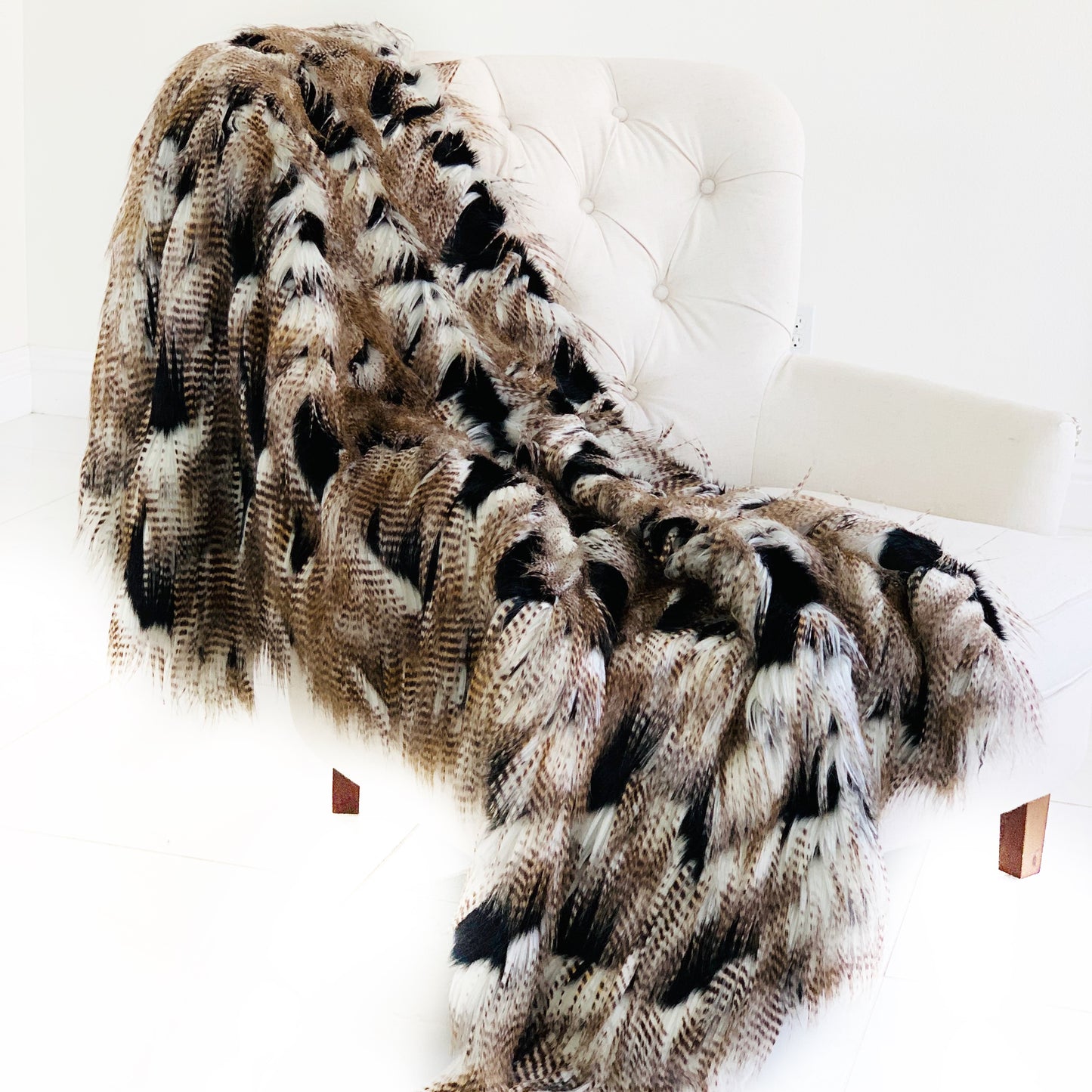 Black and Gold Fancy Rococo Plush Handmade Luxury Faux Fur Throw